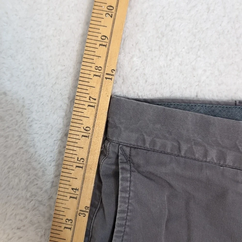 J Crew Chino Shorts Gray Flat Front Men's Size 32 x 9